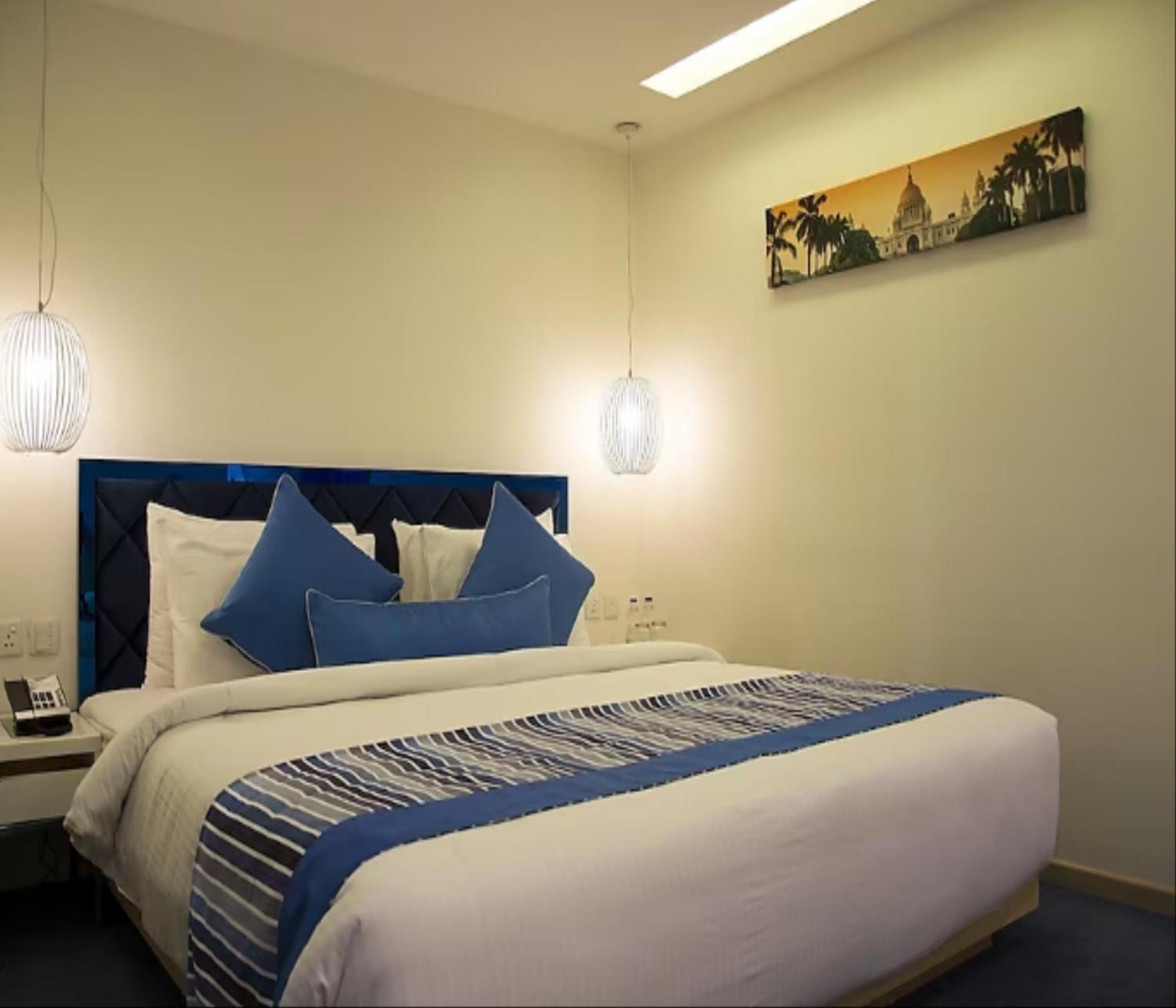 Barsana Boutique Hotel - Pure Vegetarian Колката Екстериор снимка